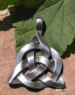 Triquetra hanger, Keltische knoop