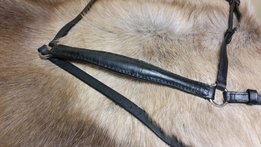 Lage neusriem Croco, zwart