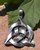 Triquetra hanger, Keltische knoop